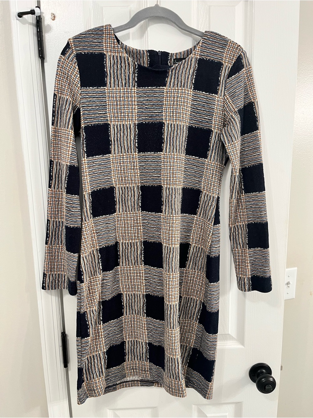 Plaid Long-Sleeve Knit Dress in Black and Cream
